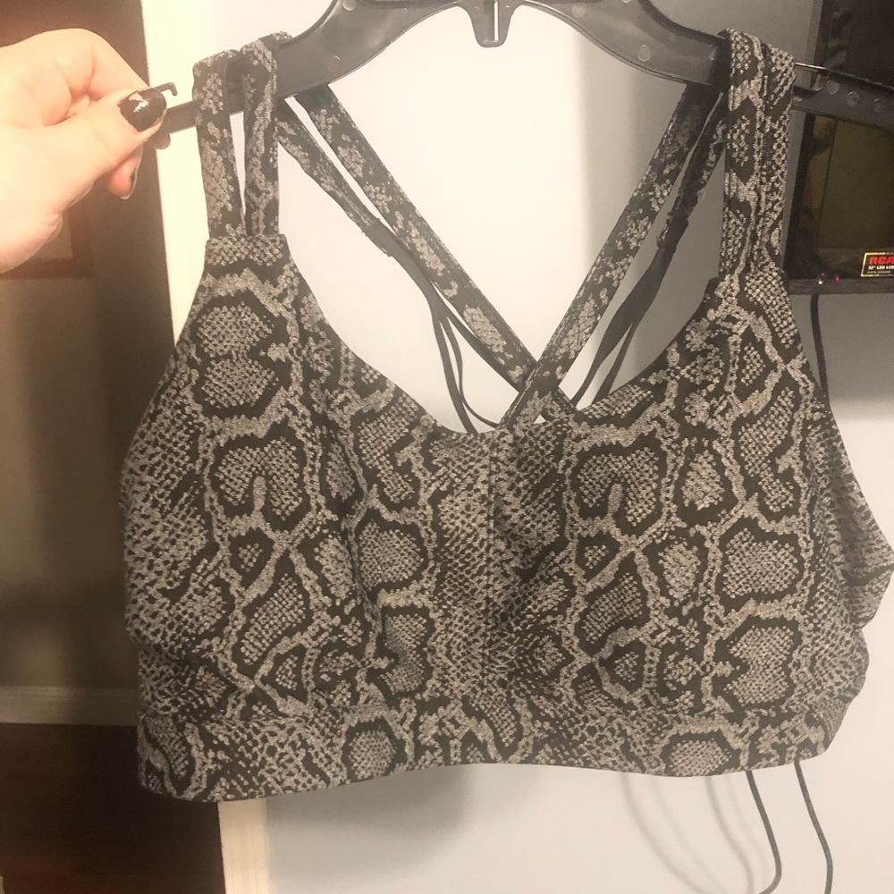 Cross Back Sports Bra